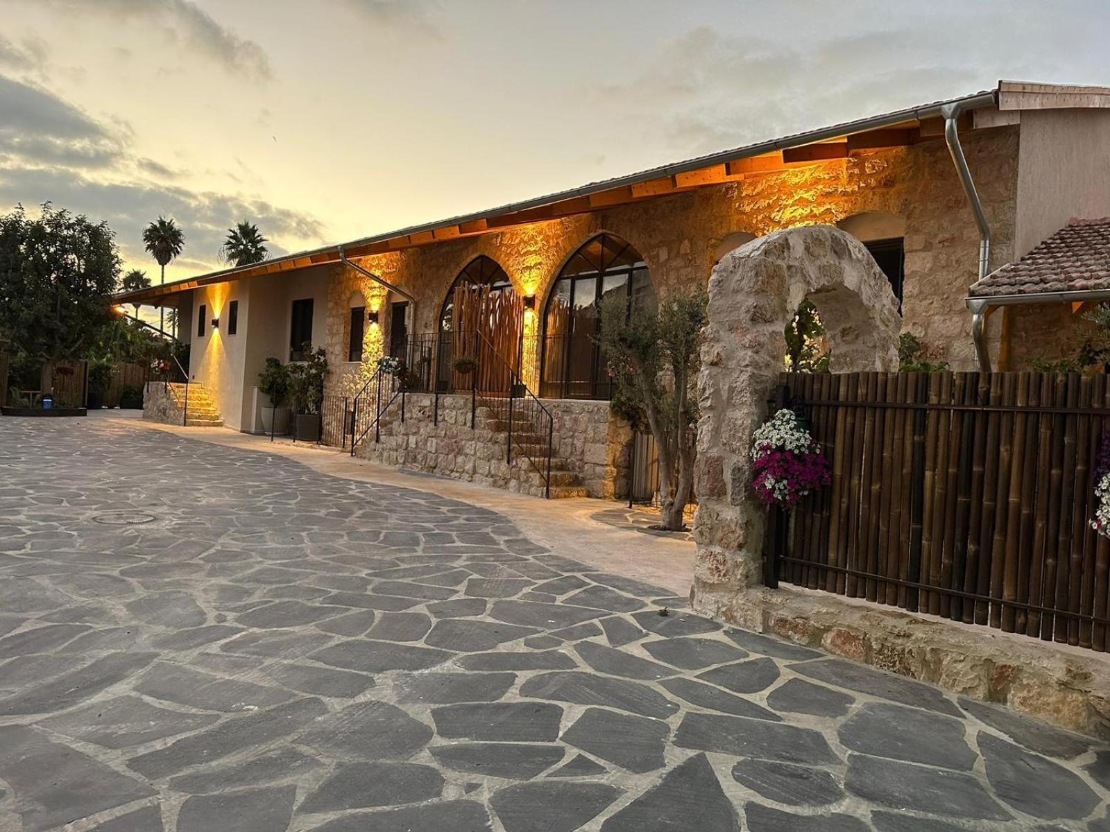 Hagafen Boutique Suites Zikhron Ya'akov Exterior foto